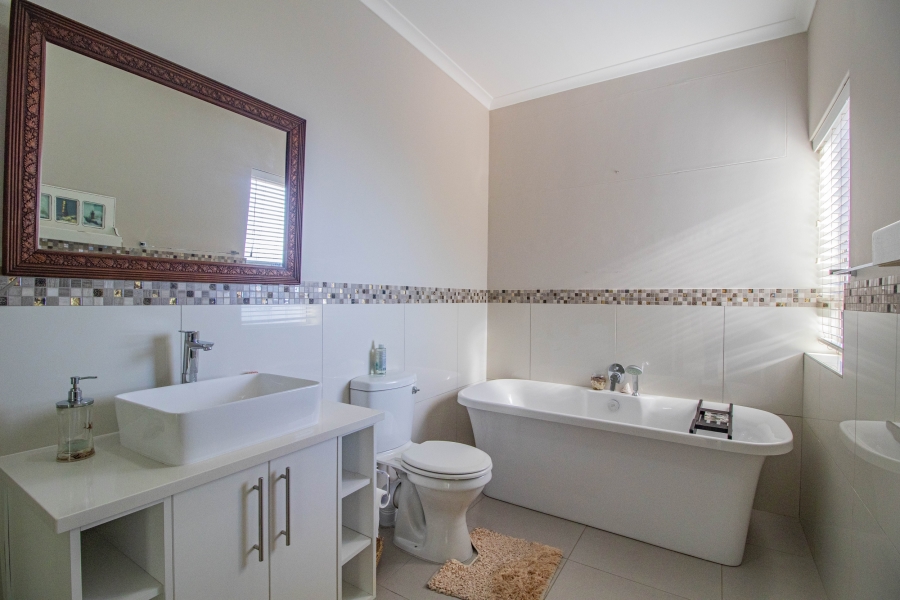 3 Bedroom Property for Sale in Langebaan Country Estate Western Cape